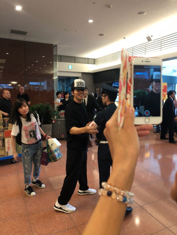 刘昊然吴磊言承旭生活中被拍 这才是帅哥明星私下最真实的一面