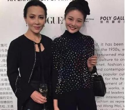 当网红遇上明星，被明星的气质实力碾压，看来网红只能活在照片里