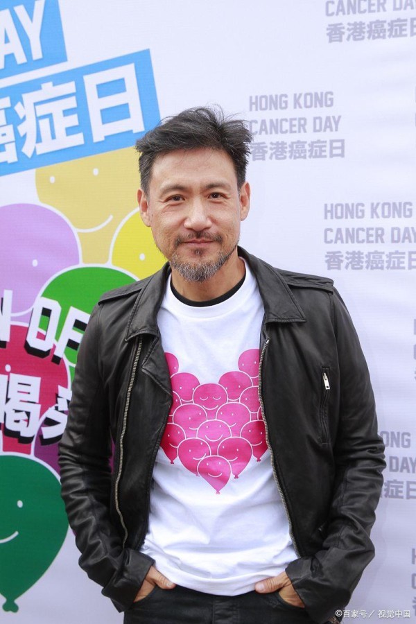 歌神四次休病假背后：1000场演唱会背后的健康代价与歌迷情怀