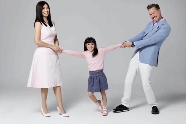 《爸爸去哪儿》最惨“爸爸”？进监狱、住桥底，连女儿都见不到面