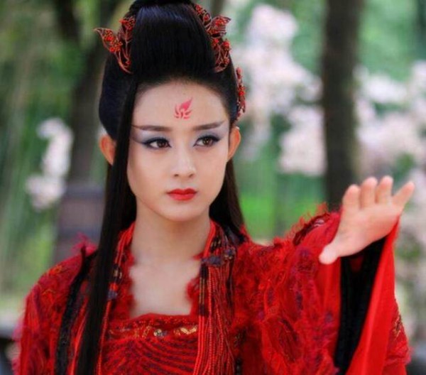 古装剧女王范十足的5大女神，赵丽颖垫底，甄嬛第二，第一超霸气