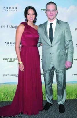 马特·达蒙与太太在“铜婚”之际再办婚礼，还大手笔租下豪华度假村式酒店一星期。