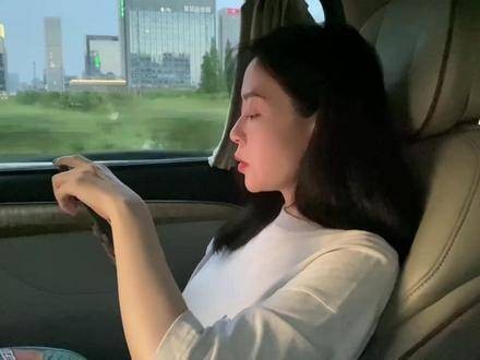 张靓颖的秘密歌单中藏着不少林忆莲的经典之作