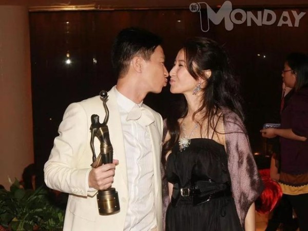 相恋多年历经分分合合终成婚的明星，前三对成了娱乐圈模范夫妻