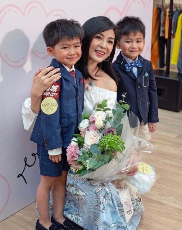 相恋多年历经分分合合终成婚的明星，前三对成了娱乐圈模范夫妻