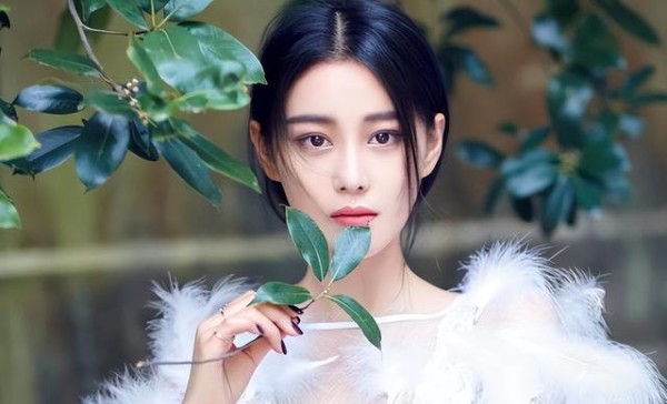 张馨予与丈夫共赴甘肃婆家，家庭团聚温馨时刻，小女儿或现身！