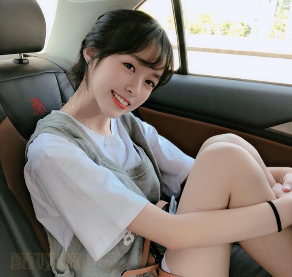 抖音水冰月是谁 湖南闺蜜团水冰月图片大全 水冰月个人资料简介