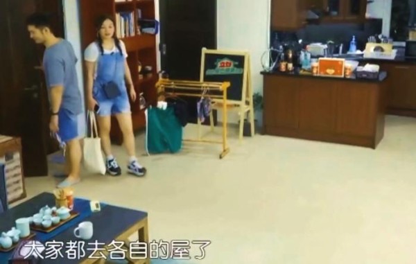 黄晓明收干女儿 她曾和窦骁演恋人 张艺谋钦点谋女郎