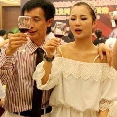 娱乐圈有哪些干爹干女儿,张柏芝竟是赵本山干女儿?
