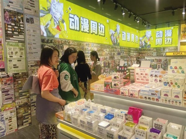 兰州青年爱上花钱“买快乐”