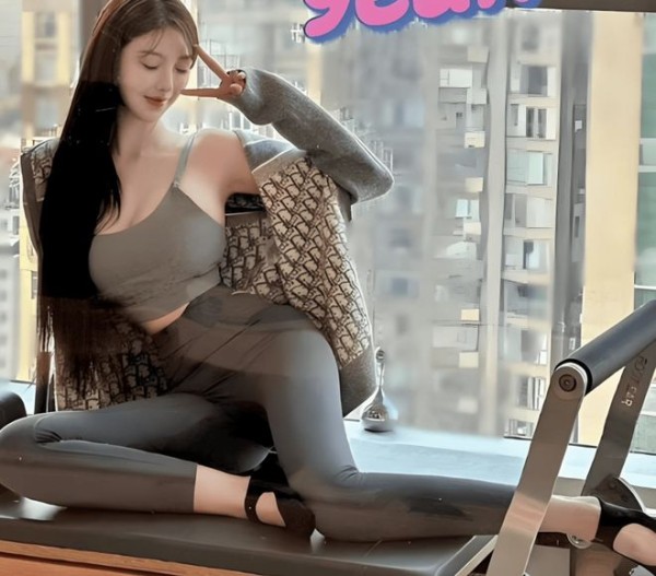 这10位女明星穿瑜伽裤就是绝！颜值一个比一个卷