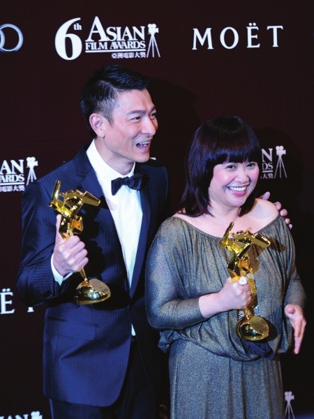 刘德华和《化粪池的女人》女主角获封“网络帝后”。