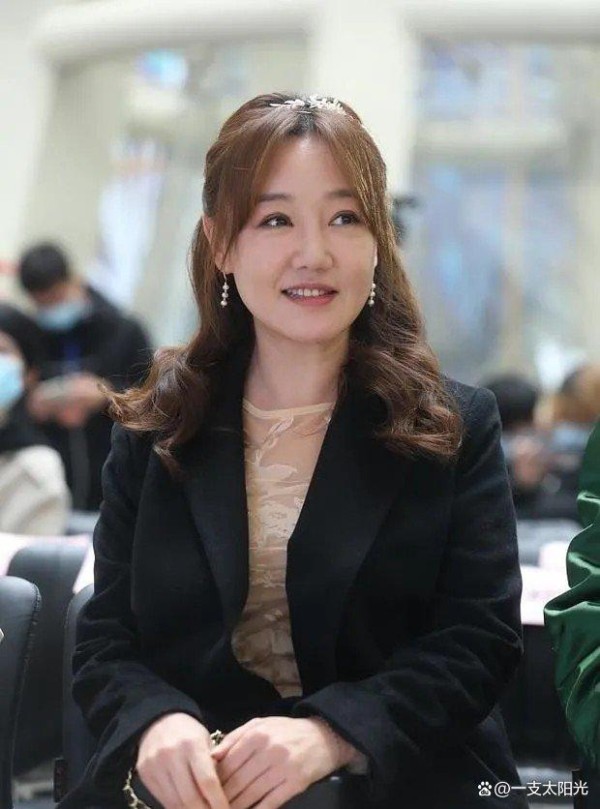 胡歌的前女友薜佳凝成为了近期娱乐圈的热门话题