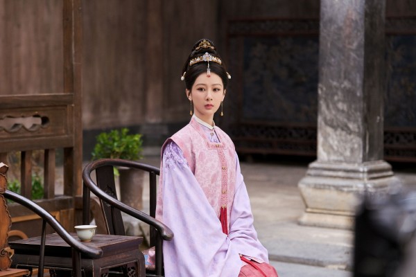 杨紫饰演李墨传人李祯新角色亮相
