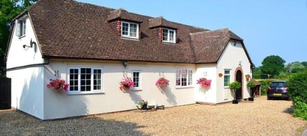 橡树平房家庭旅馆(Oak Tree Cottage Bed & Breakfast)