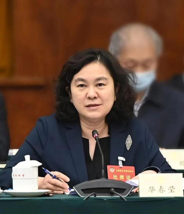 华春莹：讲好中国故事需要文体明星的力量
