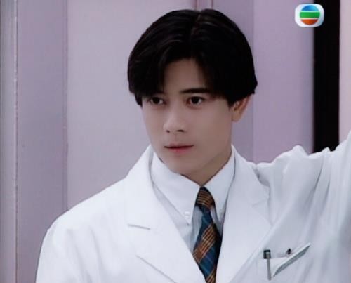 这些如今的天王天后，年轻时太好看了，被王菲郭富城惊艳