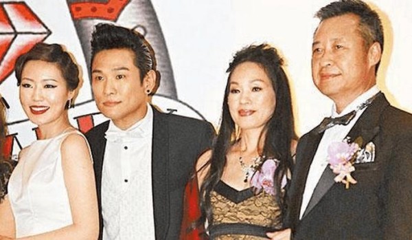 6大男明星与岳父合影, 沈腾霸气抱岳母, 李晨完败岳父
