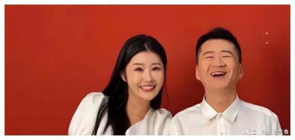 恭喜！40岁演员李嘉明和22岁女友官宣结婚，邀请粉丝参加见证