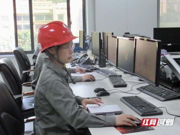 “湖南省芙蓉百岗明星”兰润芬：于千丝万缕的网络中驰骋守卫