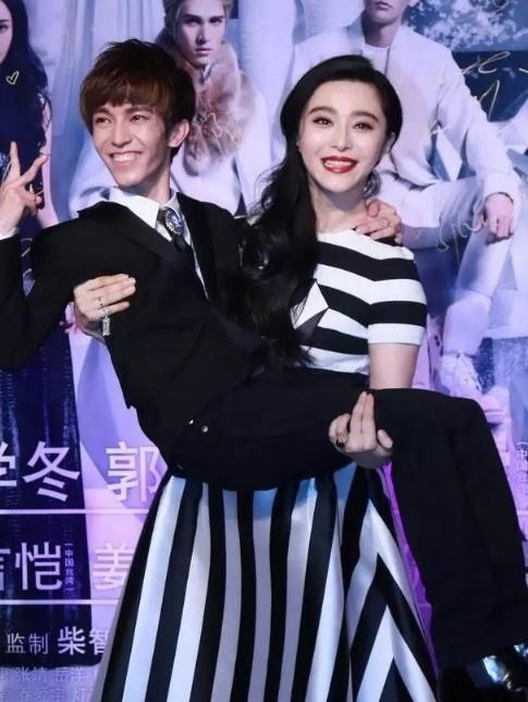 明星“尴尬”合影照片，第三对最尴尬，最后一对曾是“恩爱”夫妻