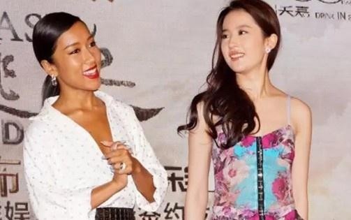 明星“尴尬”合影照片，第三对最尴尬，最后一对曾是“恩爱”夫妻