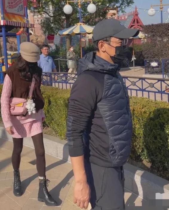 唐嫣一身衣服8万多，却被网友吐槽衣品太差