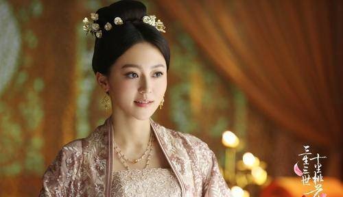 当年<a style='color:#f10404;' href='https://www.mingxing.cc/tags-274.html ' target='_blank'>杨幂</a>旗下艺人解约<strong></p> <p><a style='color:#f10404;' href='https://www.mingxing.cc/tags-274.html ' target='_blank'>杨幂</a></strong>，<a style='color:#f10404;' href='https://www.mingxing.cc/tags-274.html ' target='_blank'>杨幂</a>喊冤：给机会红不了怪我咯