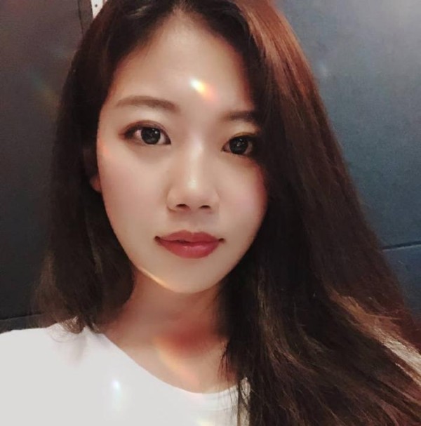 她的声音甜美，还长着一张明星脸，却在幕后默默做配音演员？