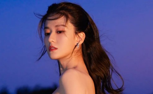女星们的秋日珠宝搭配,告别沉闷创造混搭风格