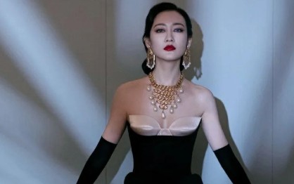 女星们的秋日珠宝搭配,告别沉闷创造混搭风格