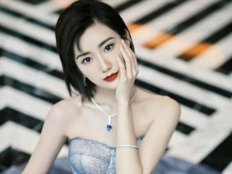 女星们的秋日珠宝搭配,告别沉闷创造混搭风格