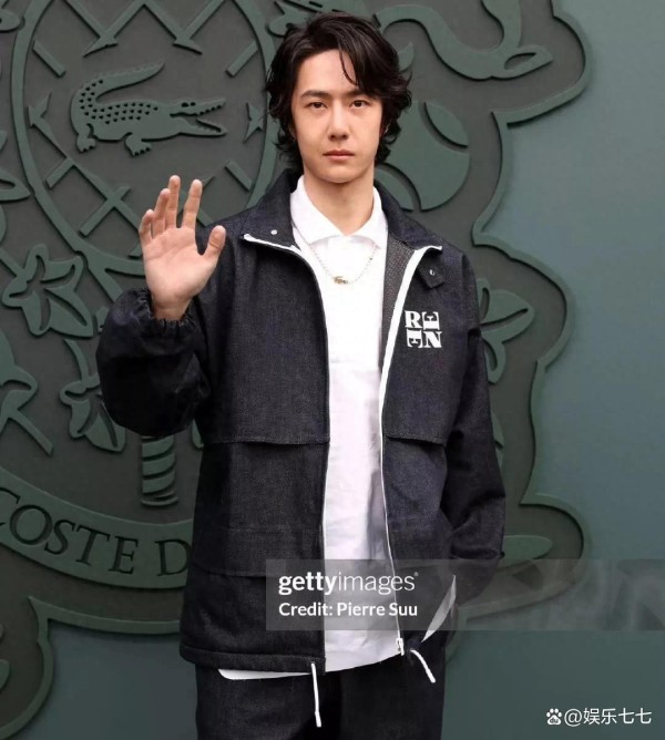 28岁王一博闪耀巴黎：从中国偶像到国际巨星的华丽转身！