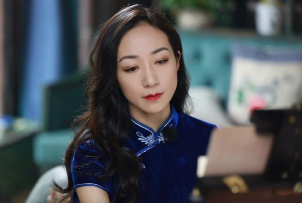 4位背景很强大的女星，除了韩雪，还有她的爷爷也是来头不小