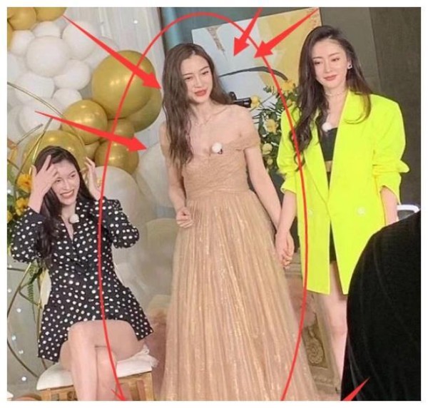 女明星比美多激烈？当baby和何穗张天爱同框，隆重过头了
