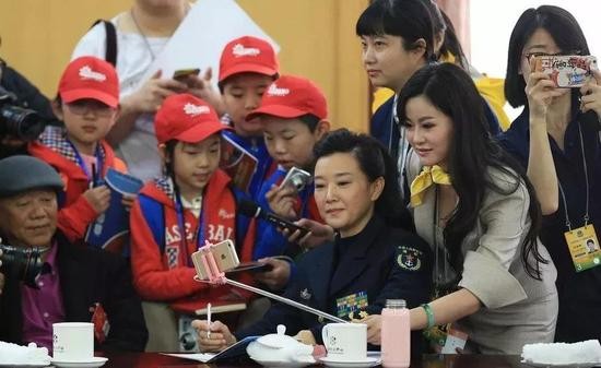 今年明星政协委员少了他们:宋祖英赵本山未连任