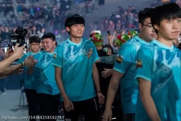 恭喜Godv入选全明星——给4AM粉丝的一些话~顺便抽个小奖奖~