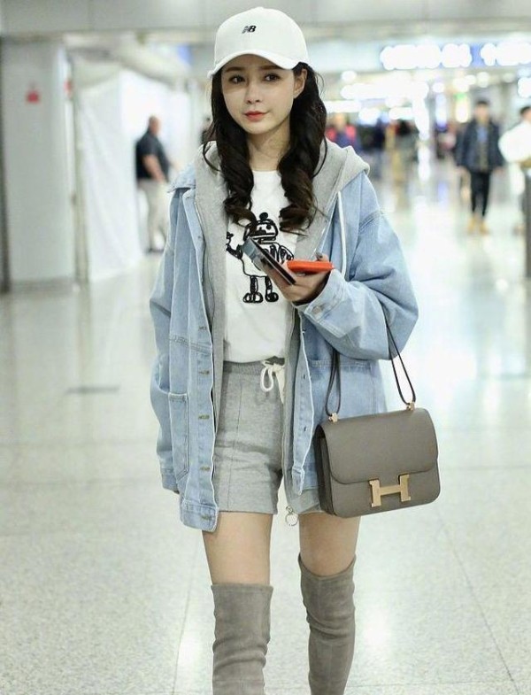 明星机场秀,蔡依林急匆匆,沈梦辰真人美,关晓彤素颜似大妈