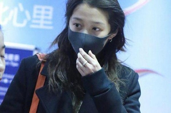 明星机场秀,蔡依林急匆匆,沈梦辰真人美,关晓彤素颜似大妈