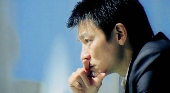 拥有私人飞机的5位明星刘德华、赵薇上榜，第5位更会开飞机！