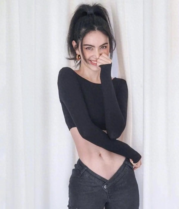 明星穿搭：这些女性的穿搭真养眼