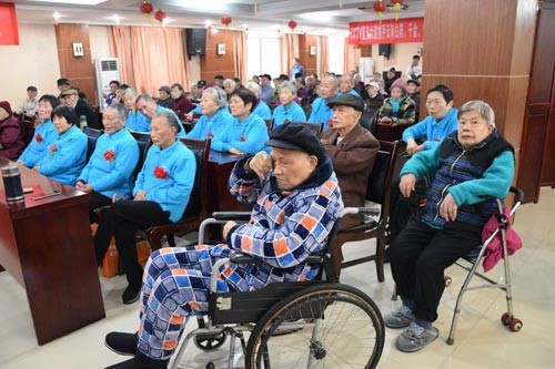 星光大道栏目组慰问雨花区社会福利院老人