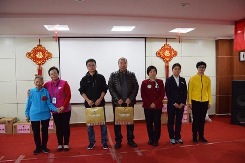 星光大道携云南白药发送生活用品