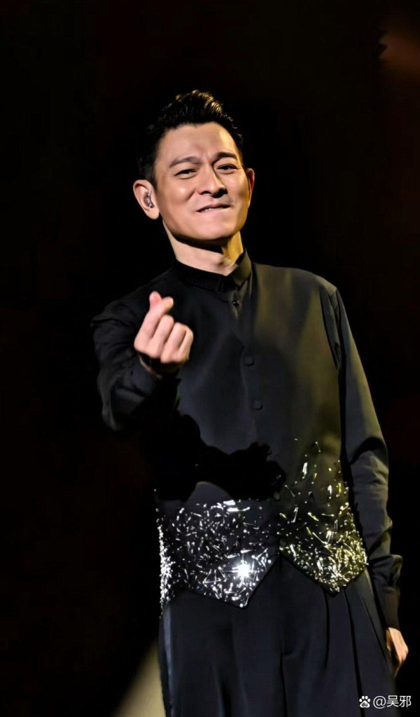 刘德华如今的家庭现状，给所有男人都提...@吴邪的动态