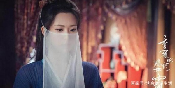 杨紫已成为艺人的典范，受到央视的好评，星途令人眼花缭乱