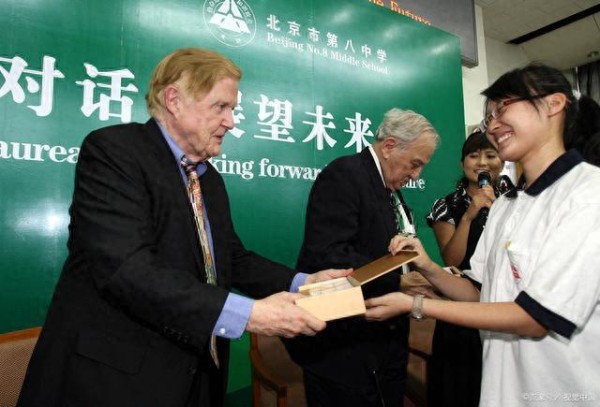 企业为什么要选择诺奖得主代言而不是文体明星？