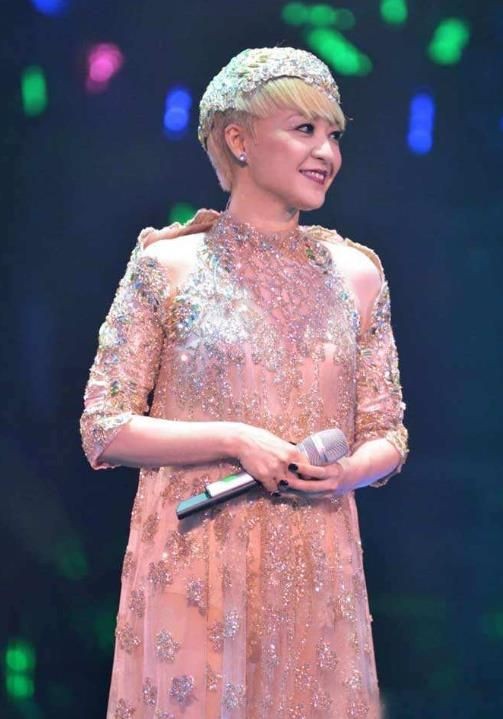 关淑怡退出娱乐圈，香港乐坛天后现状曝光，有人单身，有人病逝