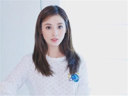 杨幂旗下艺人都爆红，范冰冰的却无人知晓，最后一个靠赵丽颖走红