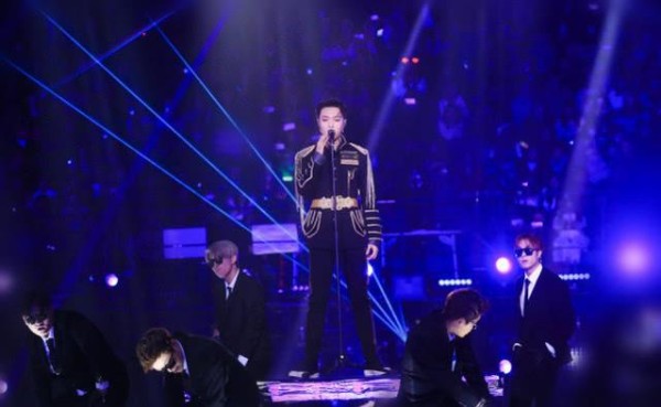 同样从《明星学院》出道，冠军销声匿迹，而他却成当红“炸子鸡”