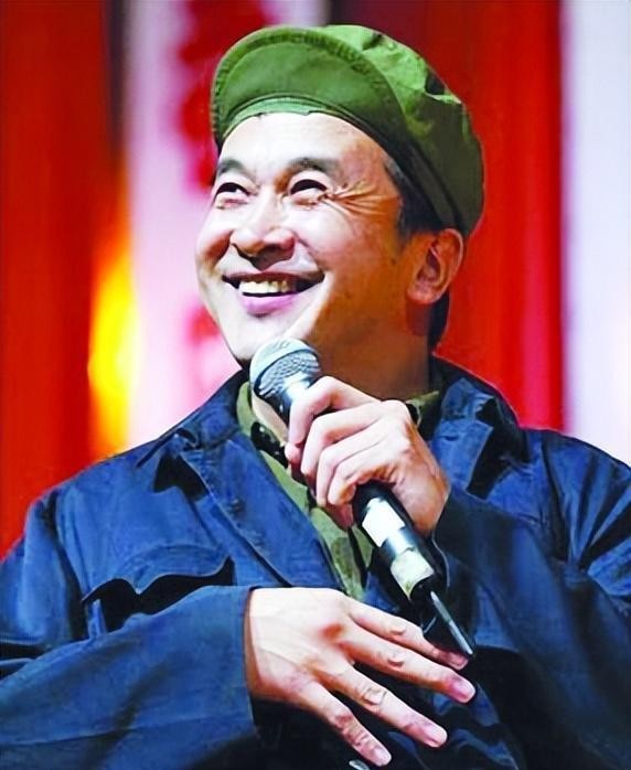 他们是明星，背后却隐藏惊人军衔，四位深藏不露的实力派！